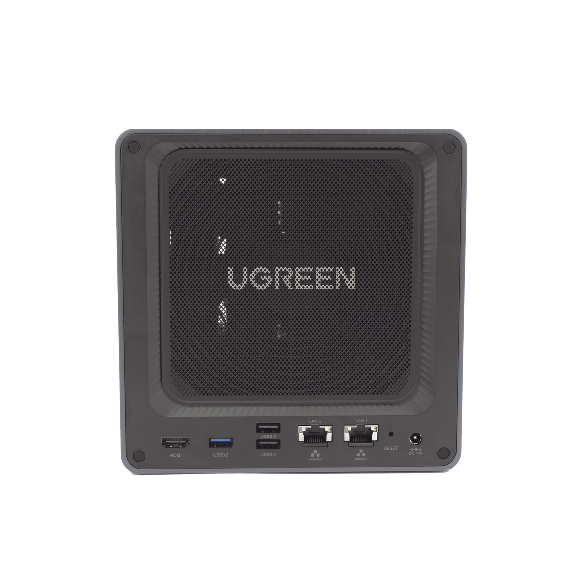 Dimensiones y diseño compacto del NAS Ugreen DXP4800 Plus con filtro de polvo