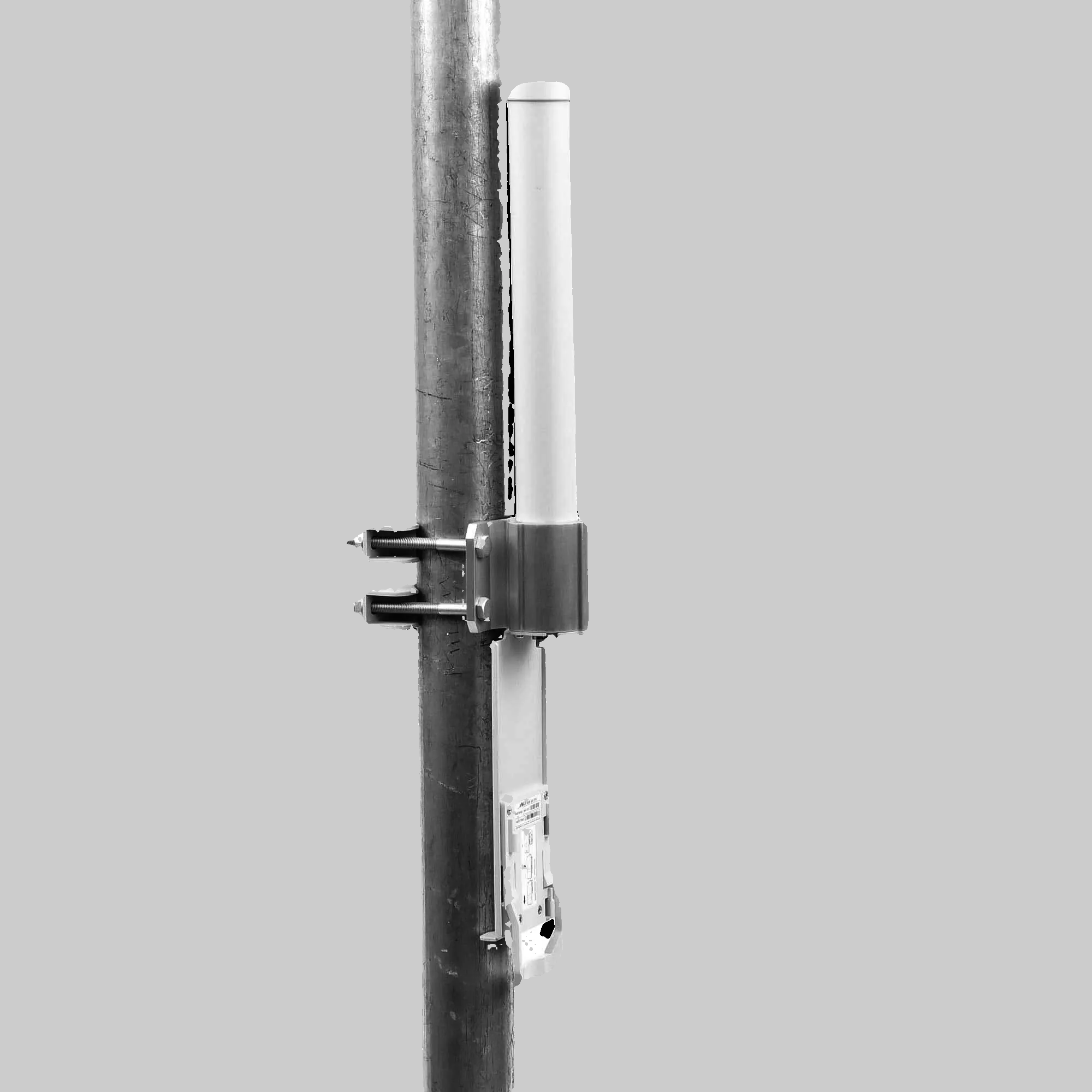 antena omni Ubiquiti 5GHz 10 dBi con abrazadera de fijación para torre o poste instalación WISP exterior