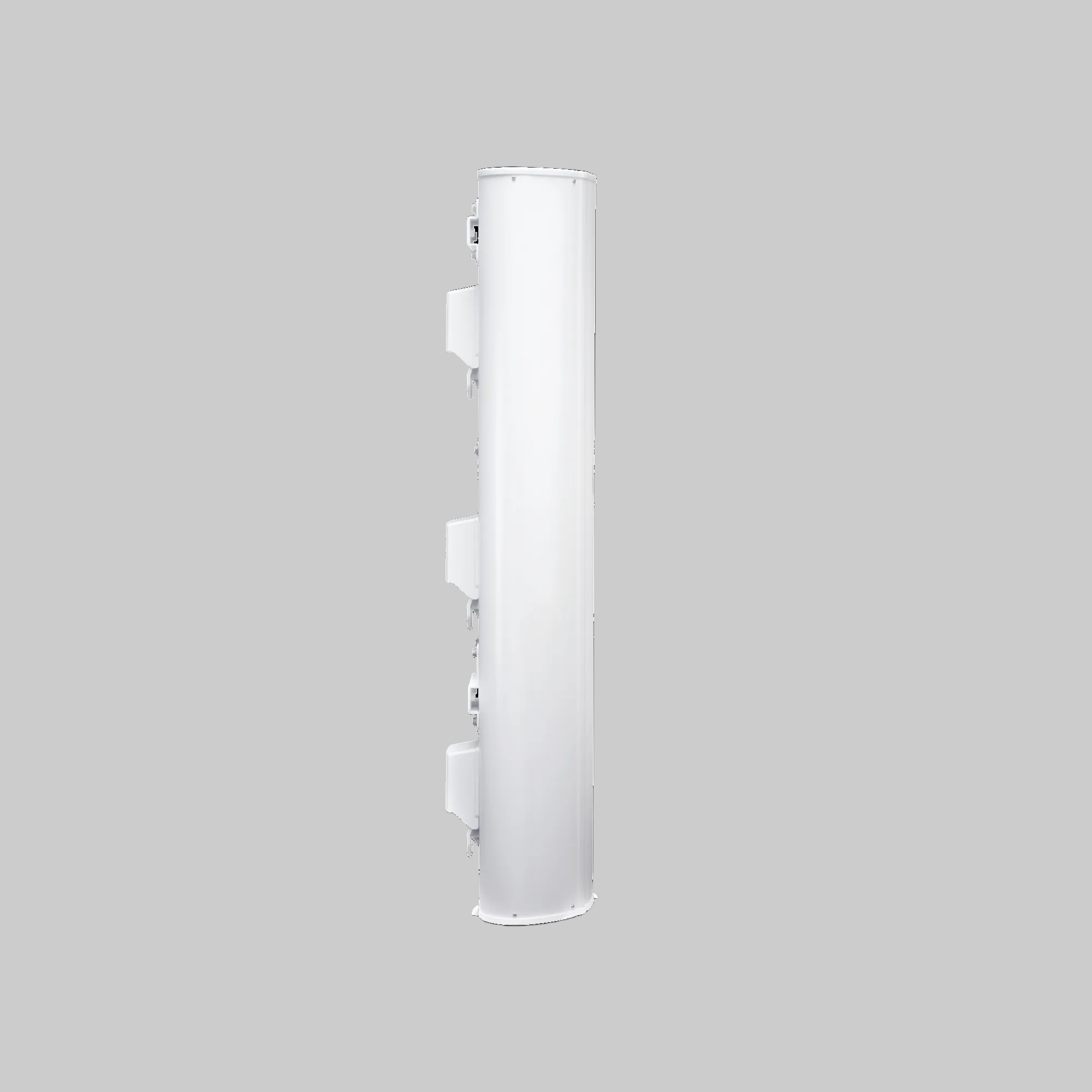 Antena sectorial Ubiquiti 90 grados 5GHz perfil lateral con montaje para torre y enlaces inalámbricos exteriores