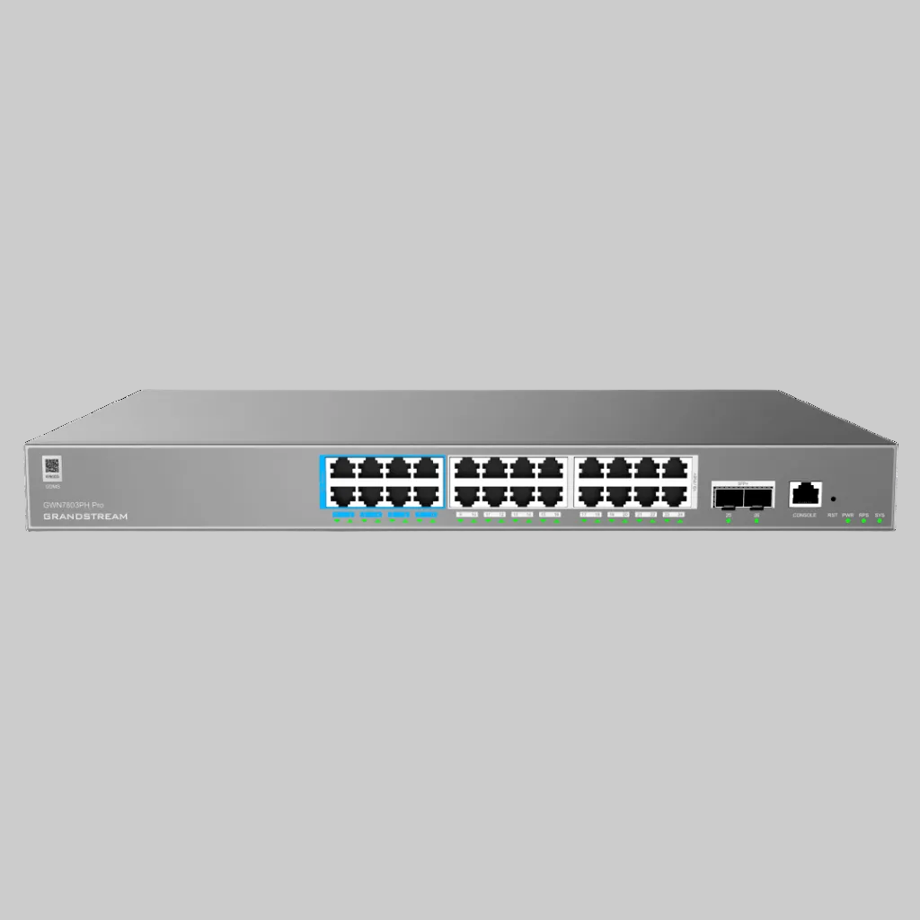 Switch PoE Grandstream GWN7803PH Pro en perspectiva con 24 puertos Gigabit, SFP+ y consola