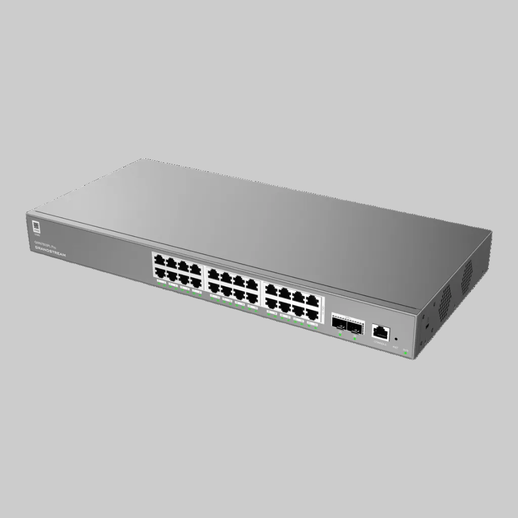 Switch PoE Grandstream GWN7803PL Pro en perspectiva con chasis gris, 24 puertos Gigabit y SFP+