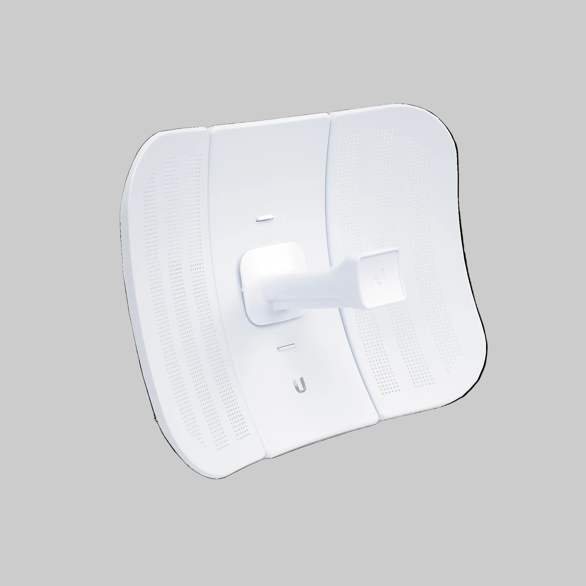 Antena direccional Ubiquiti 5GHz 23 dBi con estructura curva para transmisión estable en largas distancias
