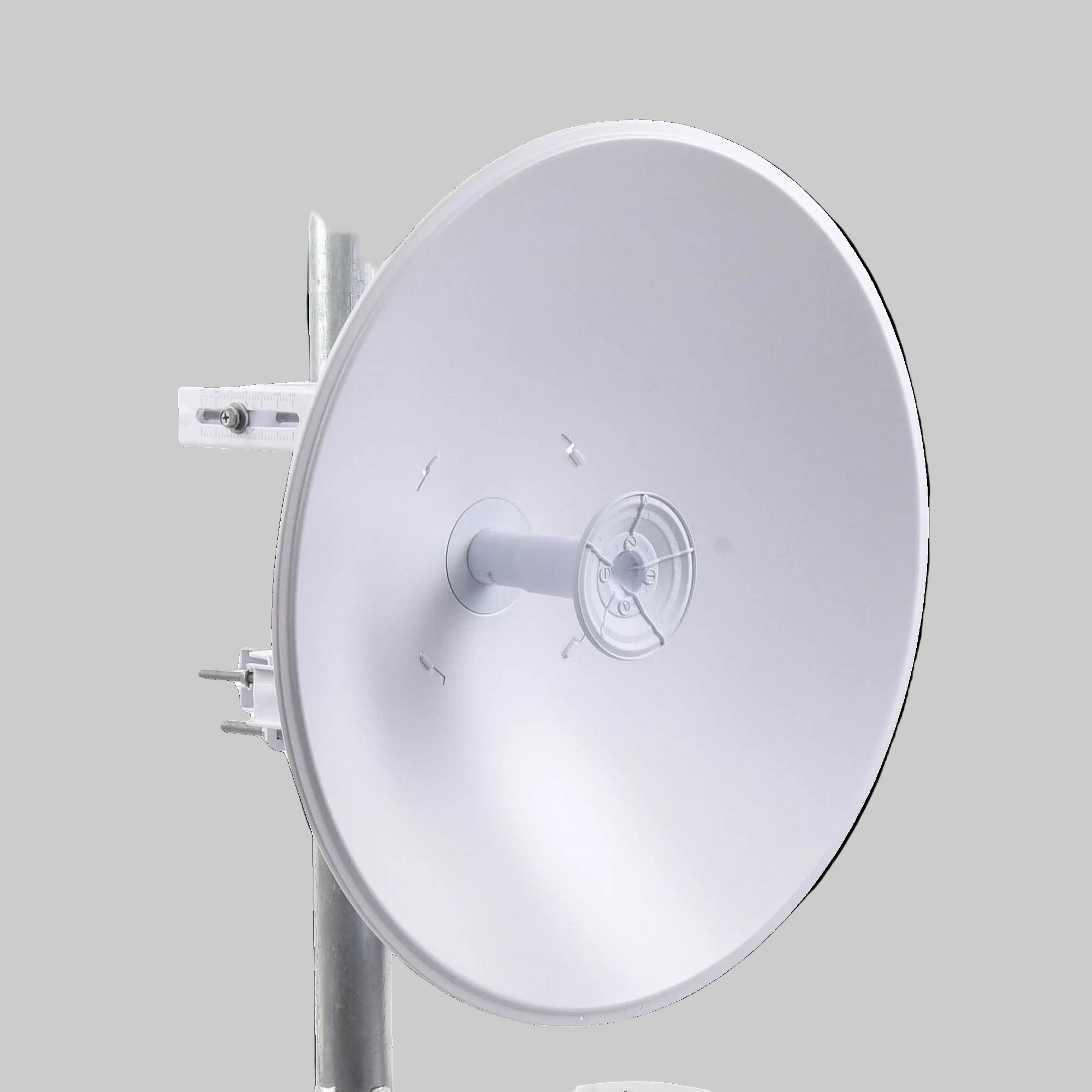 RocketDish Ubiquiti airMAX montada en poste para redes inalámbricas exteriores de alta estabilidad