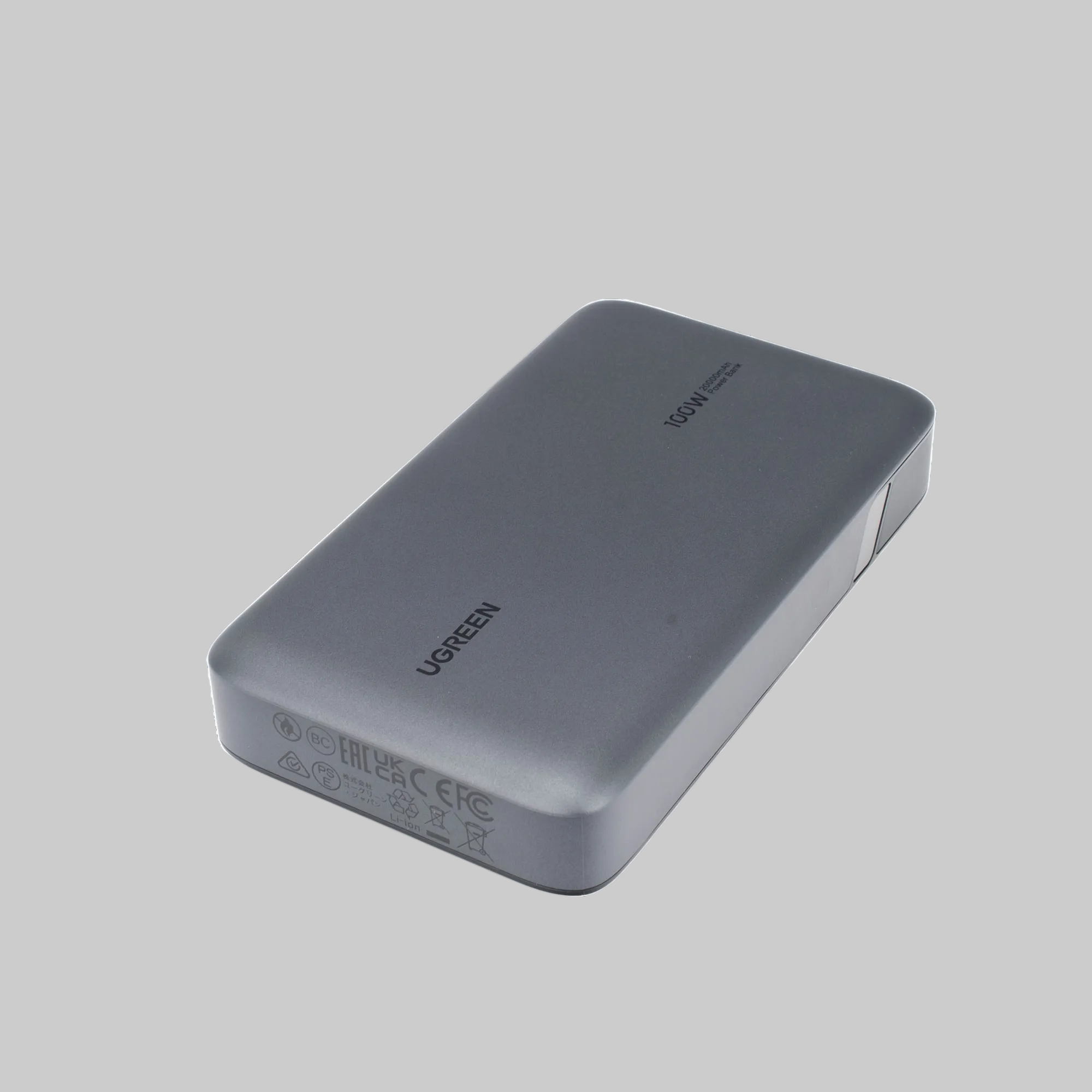 Power Bank Ugreen 20000mAh con 3 puertos USB-C y USB-A para carga simultánea
