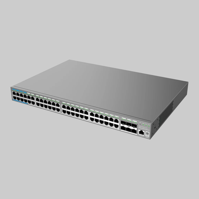 Switch PoE Grandstream GWN7806PH Pro en perspectiva con 48 puertos Gigabit, SFP+ y chasis gris