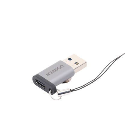 Adaptador USB-C Ugreen conector USB 3.0 macho detalle construcción aluminio