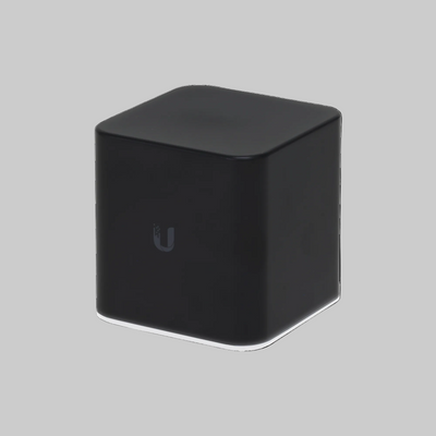 Access point Ubiquiti AirCube AC negro diseño cúbico compacto para oficina con WiFi estable y alto rendimiento