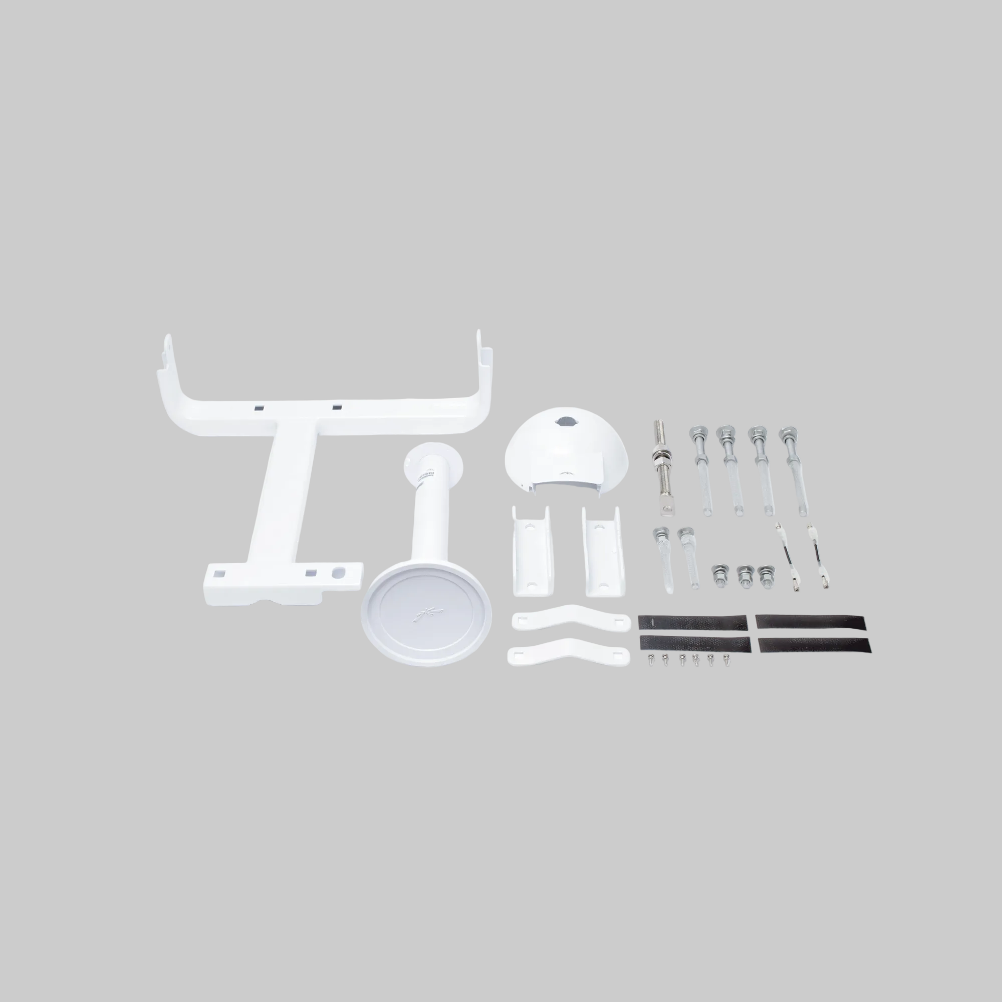 Componentes de antena airFiber Ubiquiti con soporte, tornillería y accesorios para instalación profesional en exteriores