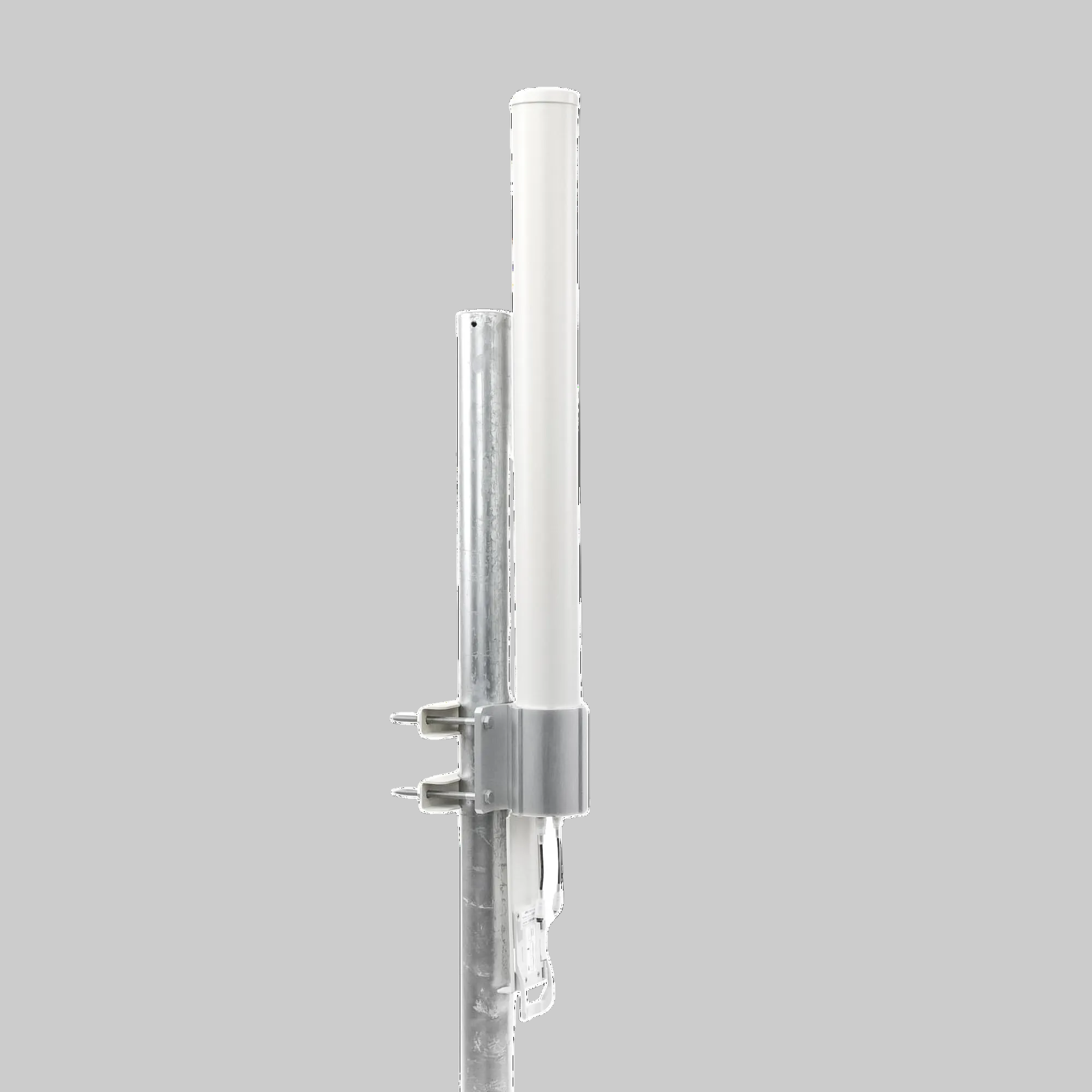 antena omnidireccional 2.4 GHz Ubiquiti estructura cilíndrica vertical con soporte ajustable perfil lateral