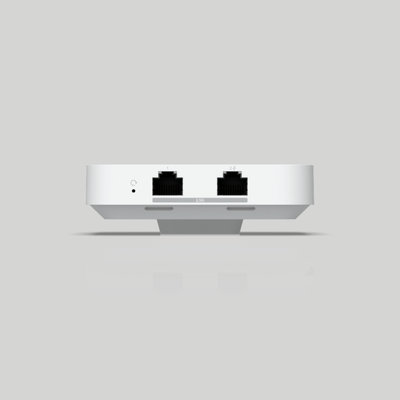 Puertos Ethernet 2.5G del U7 In-Wall Ubiquiti para conectar red cableada y WiFi 7 en oficinas