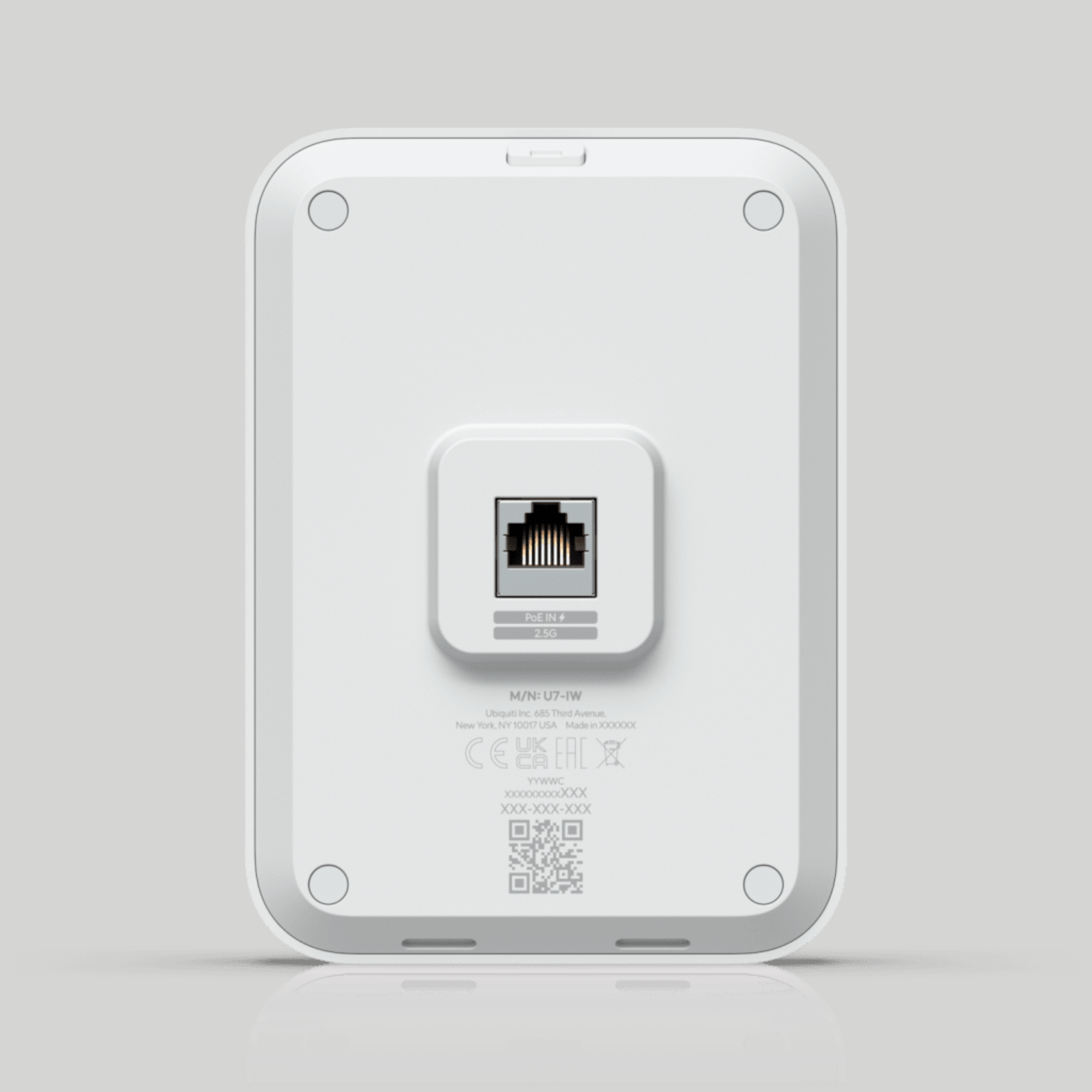 Parte trasera del Ubiquiti U7-IW con puerto PoE IN 2.5G para instalación de access point de pared