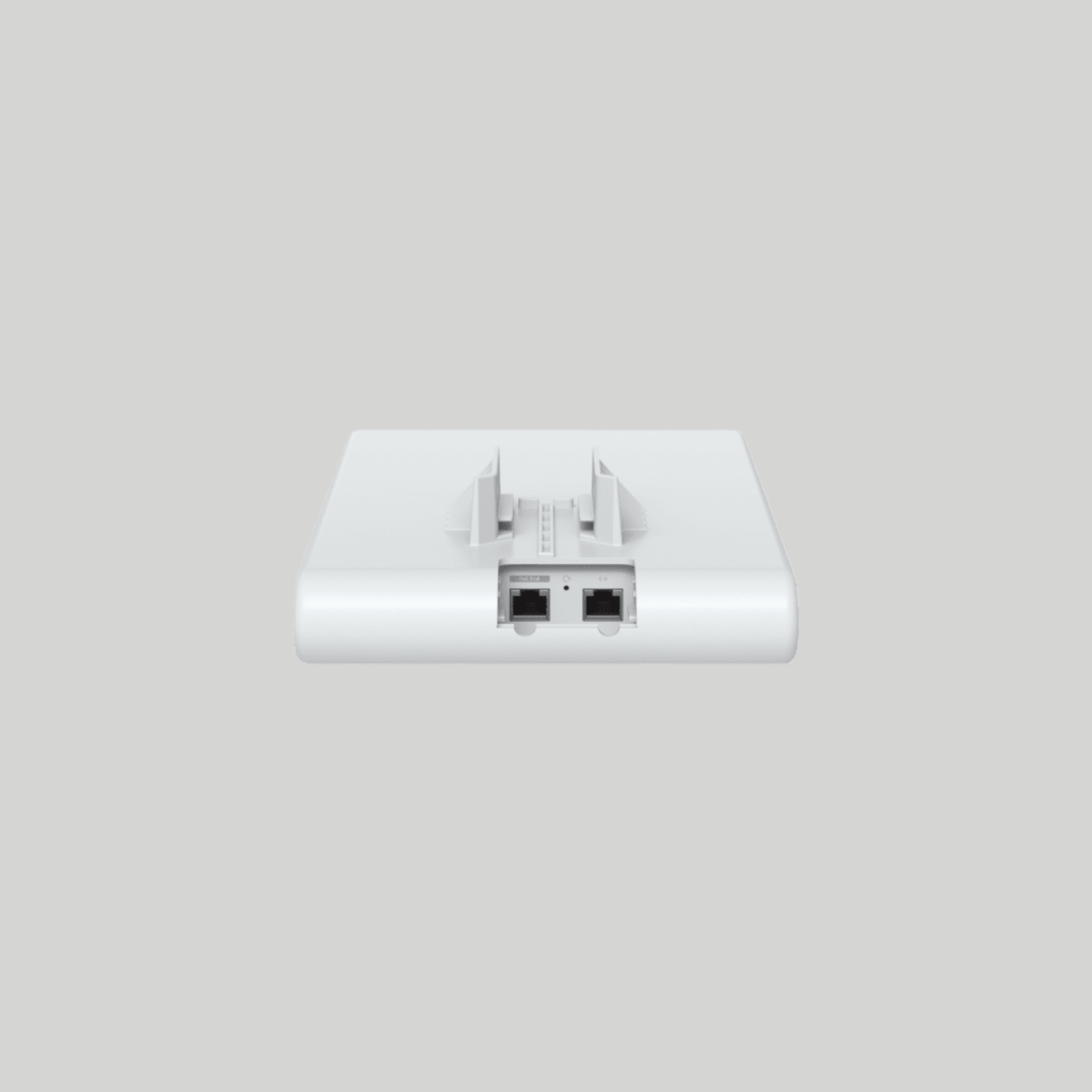 Detalle inferior del U6 Mesh Pro con doble puerto Ethernet para conexión de red empresarial