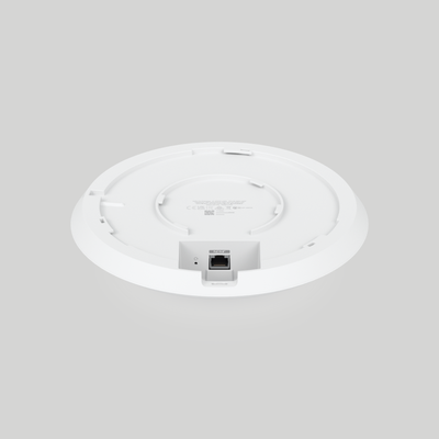 Puerto PoE del Ubiquiti U6 Enterprise UniFi para instalación rápida en redes empresariales WiFi 6E