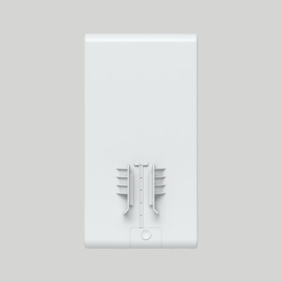 Parte trasera del Ubiquiti U6 Mesh Pro con soporte de montaje para instalación profesional en pared