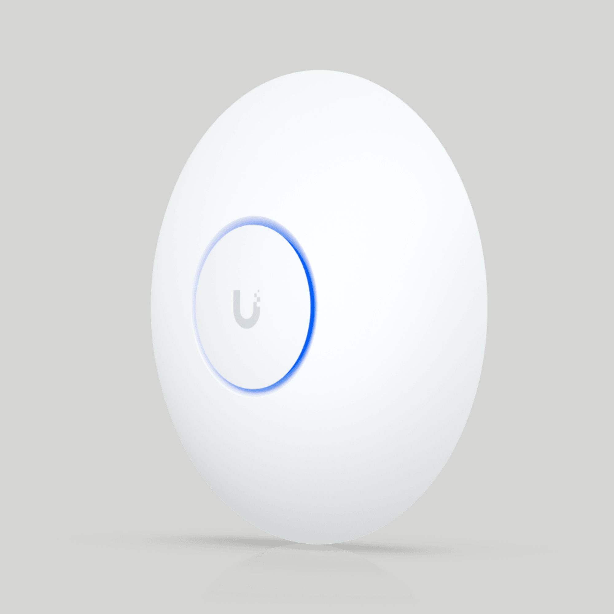 Vista en ángulo del U7 Long Range Ubiquiti con diseño circular blanco y LED azul para red empresarial