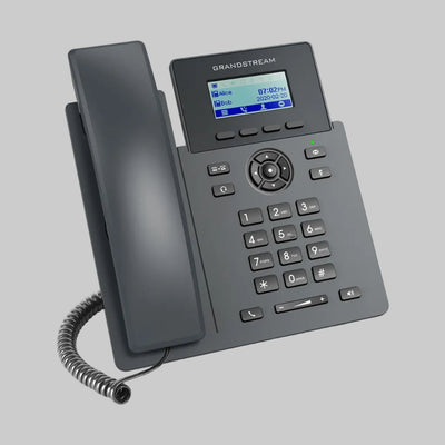 Teléfono SIP Grandstream GRP2601 en ángulo diagonal con teclado, pantalla iluminada y cable espiral