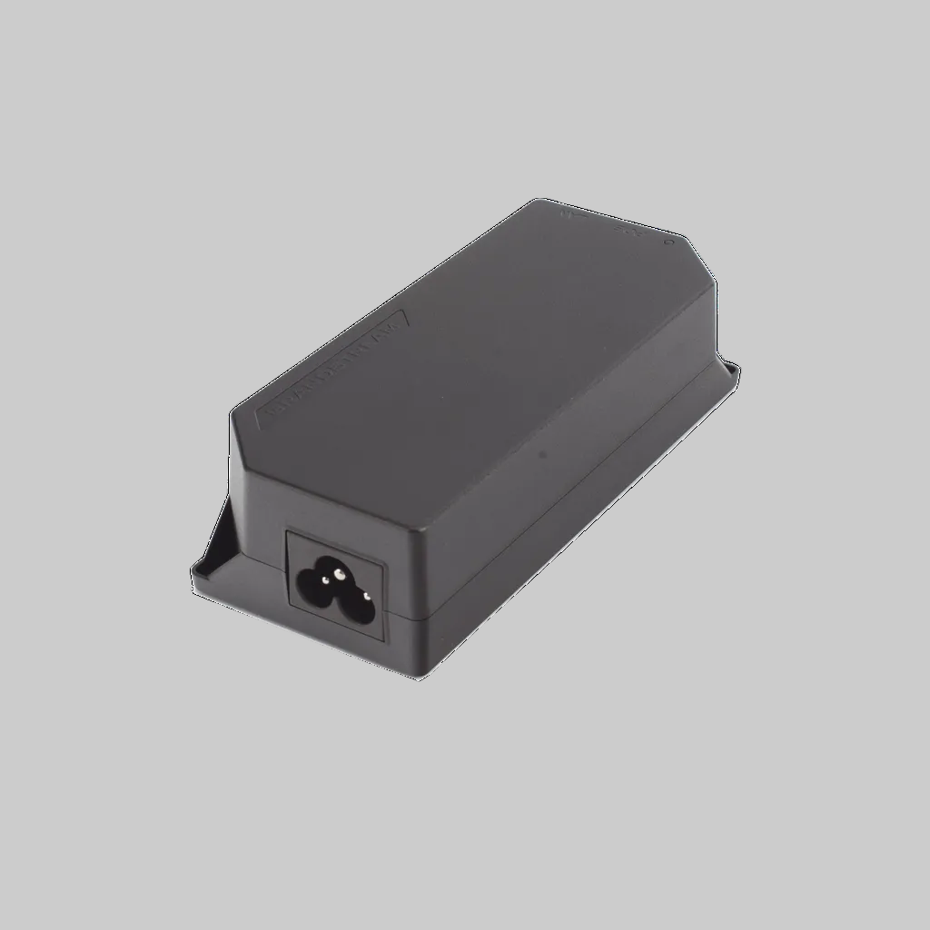 Inyector PoE Grandstream GS-POE15W-MG multigigabit vista frontal con puertos Ethernet RJ45 PoE y