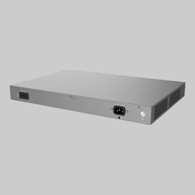 Parte trasera del Grandstream GWN7803PH Pro con entrada AC, puerto RPS, tierra física y ventilación lateral