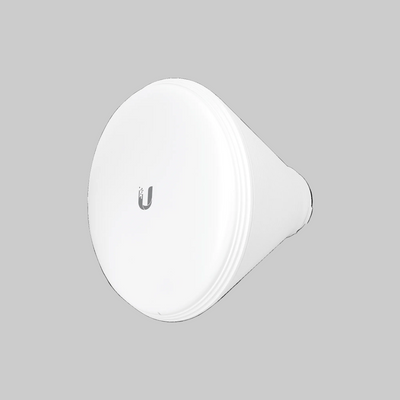 Antena Ubiquiti Horn 5-30 5GHz sectorial tipo cono blanca diseño anti interferencia para enlaces exteriores