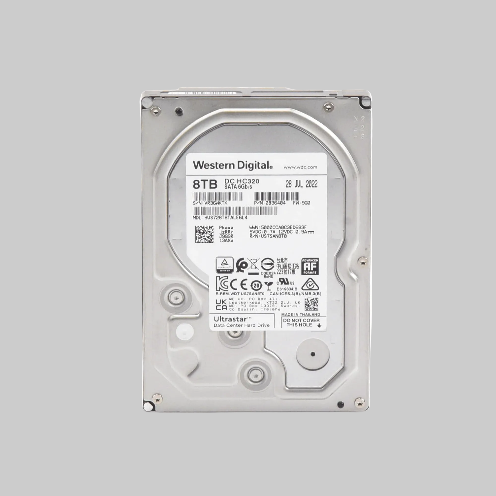 Disco duro 8TB enterprise Western Digital vista trasera con etiqueta técnica y especificaciones para servidores