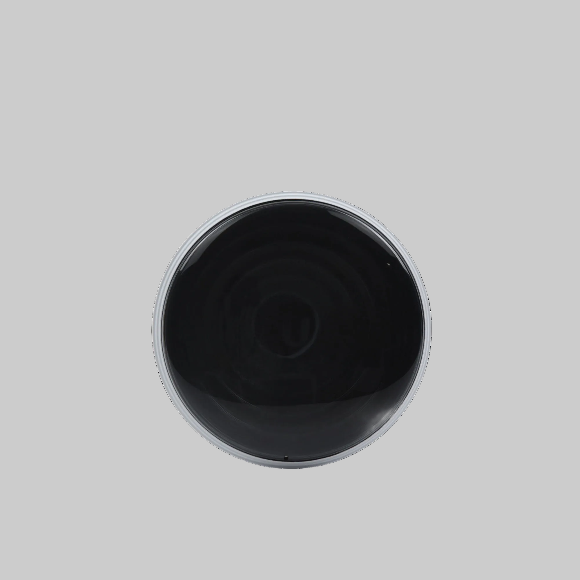 antena Ubiquiti IsoStation IS-5AC frontal con diseño radomo para aislamiento de interferencia en redes WISP