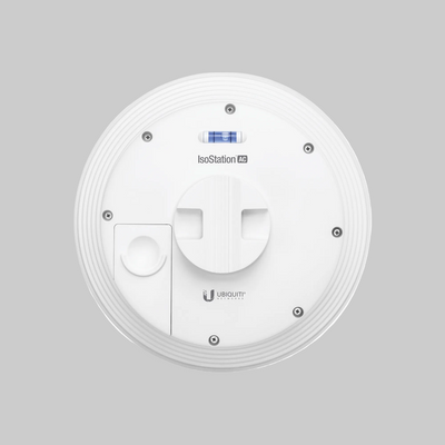 IsoStation AC Ubiquiti parte trasera con soporte de montaje y nivel integrado para instalación en exterior