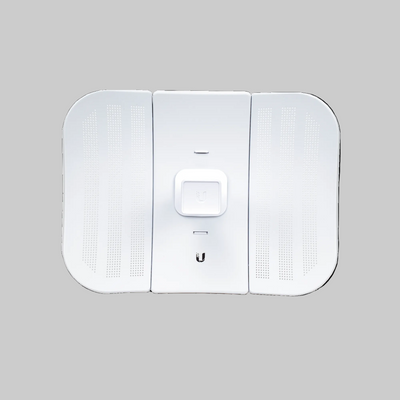 Antena Ubiquiti 23 dBi con radio integrado y diseño compacto para enlaces punto a punto en exteriores