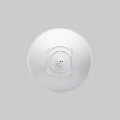 ubiquiti pbe-5ac-620 vista trasera del plato con montaje posterior y base para mástil exterior