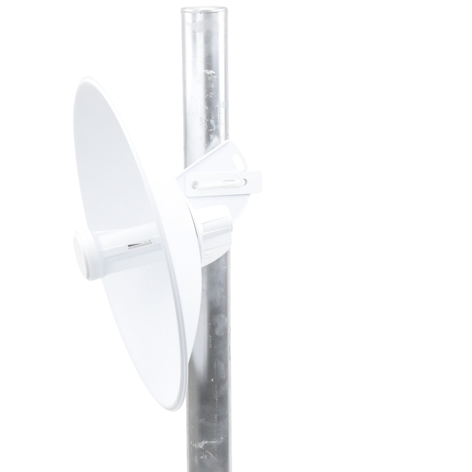 Parte trasera de antena PowerBeam PBE-M5-400 con sistema de fijación robusto para exteriores