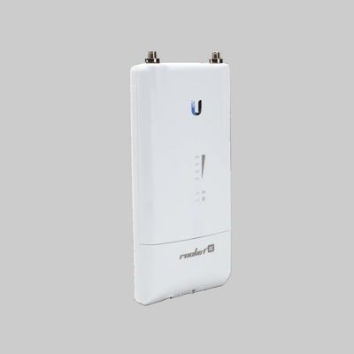equipo airMAX ac R5AC-LITE 500Mbps vista angular cuerpo blanco para enlaces inalámbricos WISP
