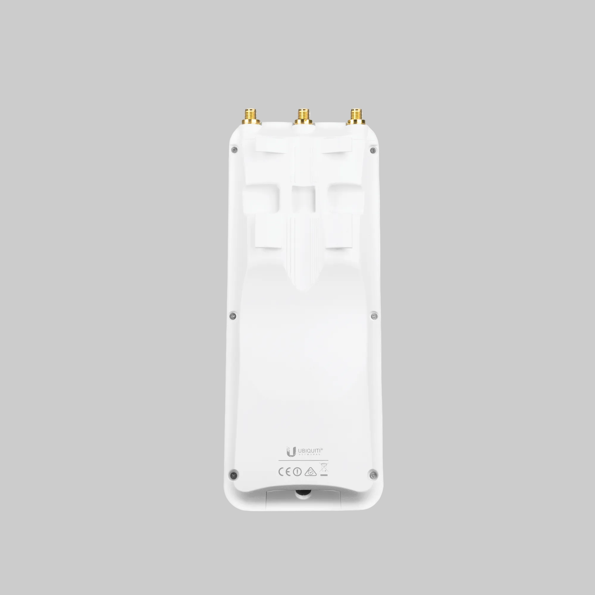 Puerto Ethernet Gigabit PoE en radio Ubiquiti Rocket AC Gen2 AirPrism para conexión estable en enlaces punto a punto