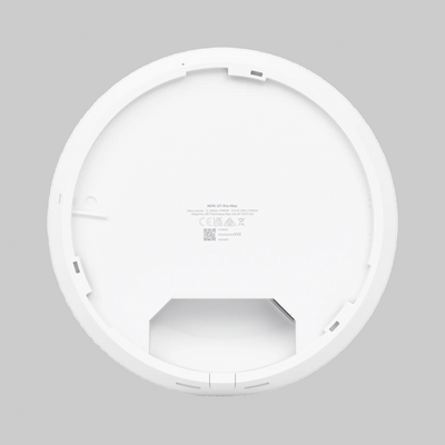 u7 pro max parte trasera con base de montaje circular para access point wifi 7 ubiquiti empresarial