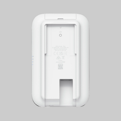 Parte trasera del access point UniFi UK-Ultra con soporte de montaje y entrada PoE IN visible