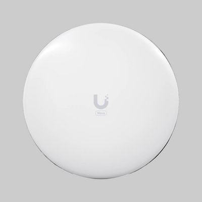 uisp wave nano ubiquiti vista frontal en ángulo con plato compacto blanco para enlace ptp exterior