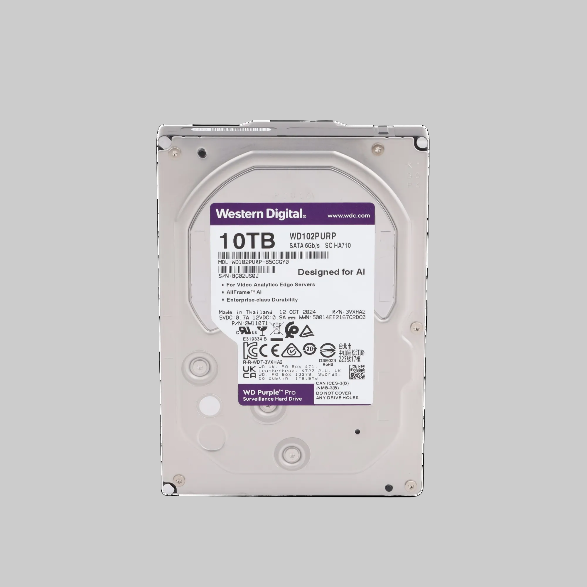 Disco duro CCTV 10TB WD Purple en ángulo mostrando carcasa metálica y conectores SATA